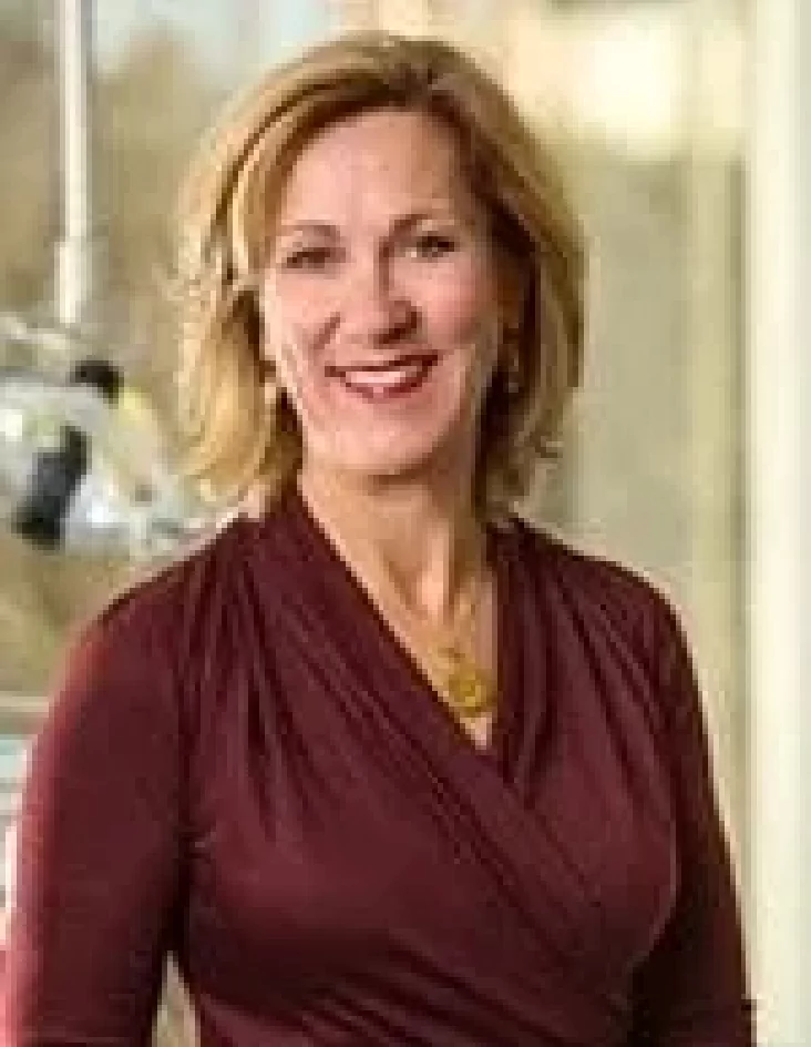 Dr-Cecilia